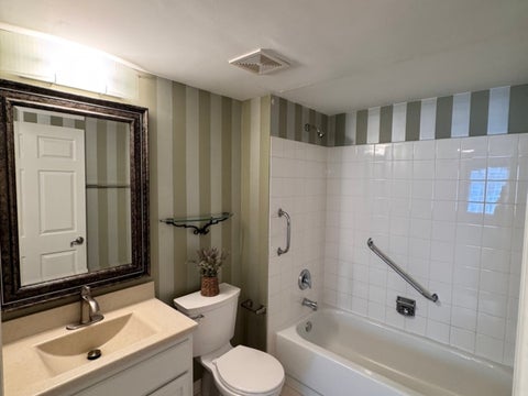 Tiny photo for 1619 Camberley Court #4, Bartlett, IL 60103 (MLS # 12682212)