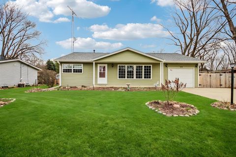 Photo of 1618 Pine Trail, Sycamore, IL 60178 (MLS # 12609227)