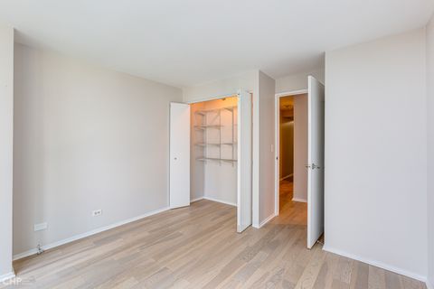 Tiny photo for 195 N HARBOR Drive #401, Chicago, IL 60601 (MLS # 12598597)