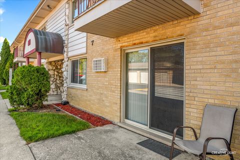 501 Carlysle Drive 9 Clarendon Hills IL 60514