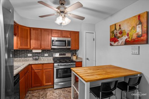 Tiny photo for 501 Carlysle Drive #9, Clarendon Hills, IL 60514 (MLS # 12475639)