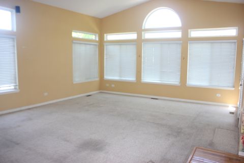 Tiny photo for 700 N Sparkle Court, Oswego, IL 60543 (MLS # 12427991)