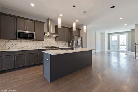 Tiny photo for 3911 S Calumet Avenue, Chicago, IL 60653 (MLS # 12413924)