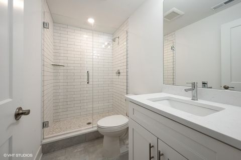 Tiny photo for 3911 S Calumet Avenue, Chicago, IL 60653 (MLS # 12413924)