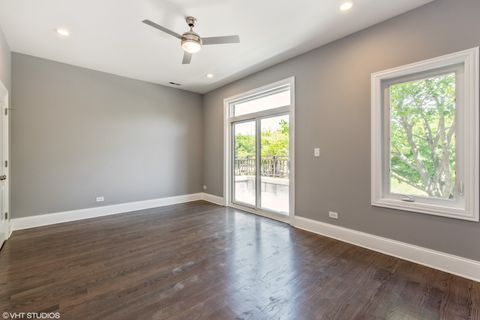 Tiny photo for 3911 S Calumet Avenue, Chicago, IL 60653 (MLS # 12413924)