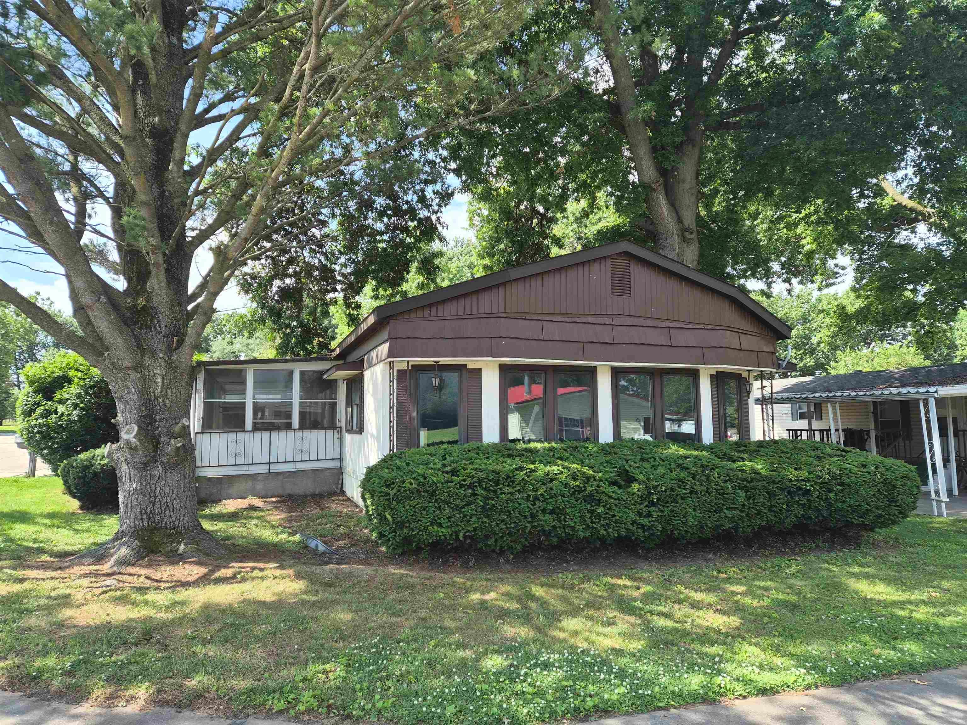 2220 Sunny Lane
