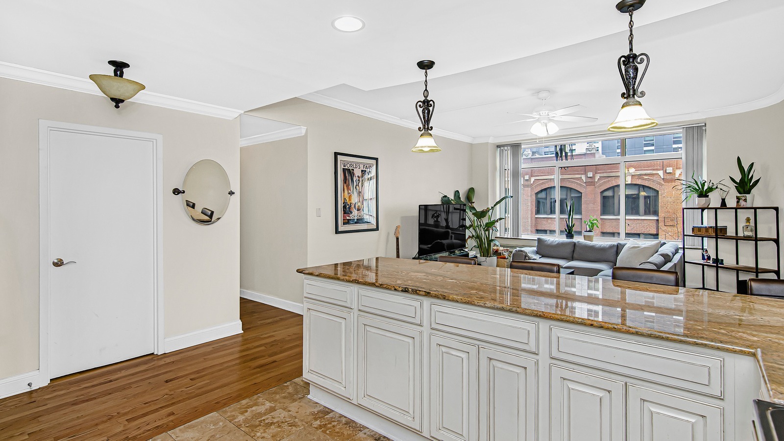 211 E Ohio Street 621