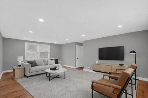 Tiny photo for 8011 S Dante Avenue, Chicago, IL 60619 (MLS # 12585855)