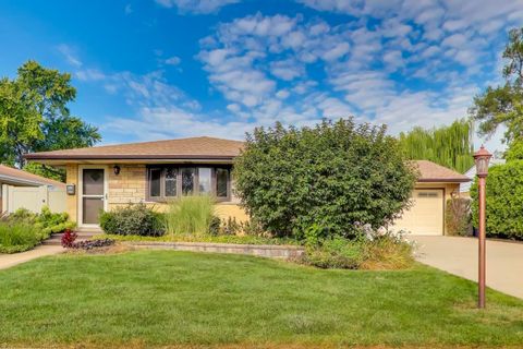 656 Jon Lane Des Plaines IL 60016