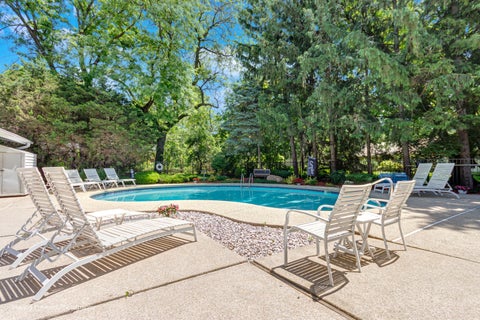 Tiny photo for 6363 S Keokuk Road, Indian Head Park, IL 60525 (MLS # 12561498)
