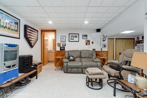 Tiny photo for 6363 S Keokuk Road, Indian Head Park, IL 60525 (MLS # 12561498)