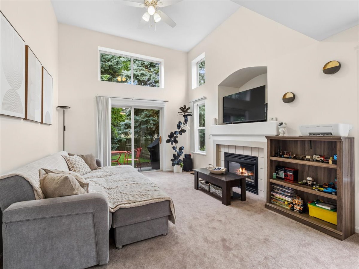 949 Charlela Lane