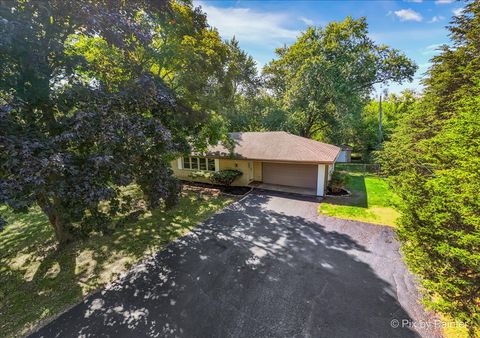 Tiny photo for 70 Ela Road, Inverness, IL 60067 (MLS # 12471301)