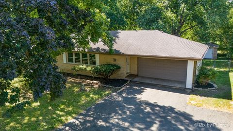 Tiny photo for 70 Ela Road, Inverness, IL 60067 (MLS # 12471301)