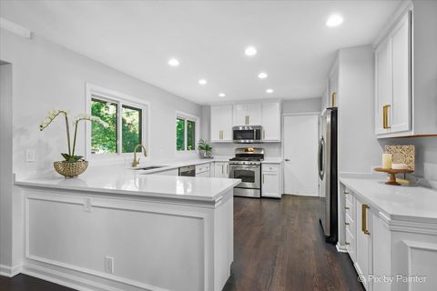 Tiny photo for 70 Ela Road, Inverness, IL 60067 (MLS # 12471301)