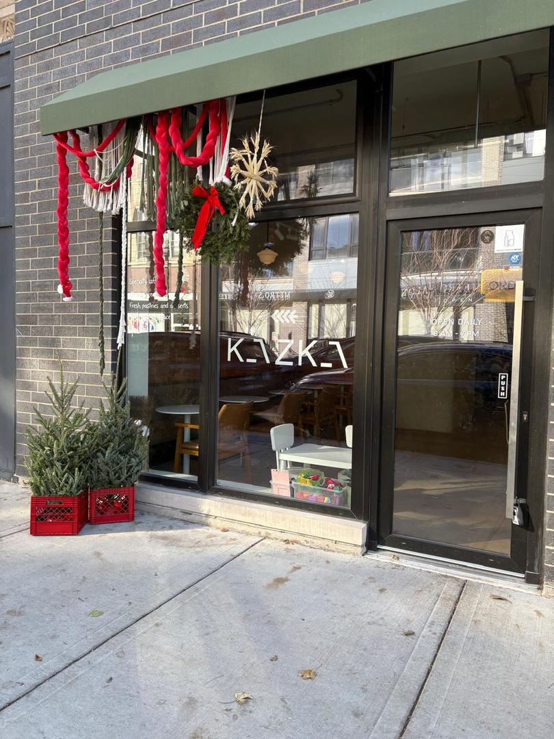 3056 N Lincoln Avenue 1