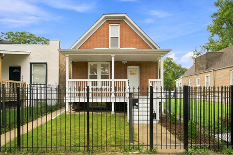 Tiny photo for 852 N Trumbull Avenue, Chicago, IL 60651 (MLS # 12757591)