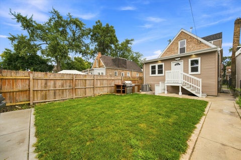 Tiny photo for 852 N Trumbull Avenue, Chicago, IL 60651 (MLS # 12757591)