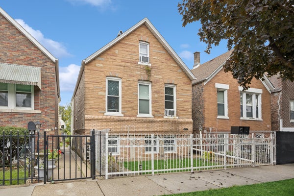 3037 S SAINT LOUIS AVE, CHICAGO, IL 60623 - Image ea4aa108923a19fa80697e020718ec7f/101543798