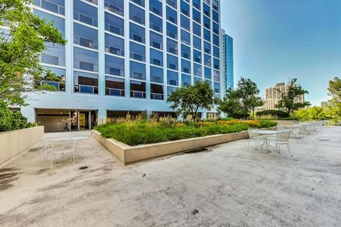 Tiny photo for 4343 N Clarendon Avenue #1408, Chicago, IL 60613 (MLS # 12651595)