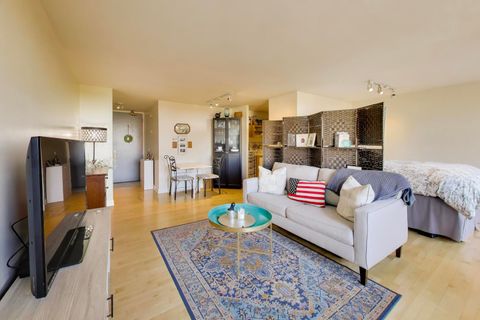 Tiny photo for 4343 N Clarendon Avenue #1408, Chicago, IL 60613 (MLS # 12651595)
