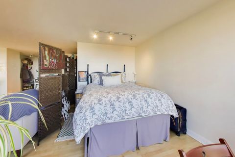 Tiny photo for 4343 N Clarendon Avenue #1408, Chicago, IL 60613 (MLS # 12651595)