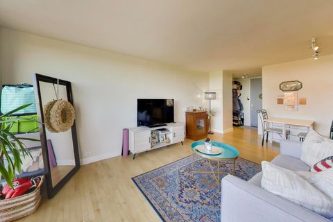 Tiny photo for 4343 N Clarendon Avenue #1408, Chicago, IL 60613 (MLS # 12651595)