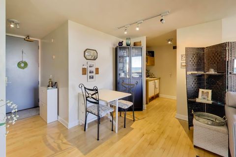 Tiny photo for 4343 N Clarendon Avenue #1408, Chicago, IL 60613 (MLS # 12651595)
