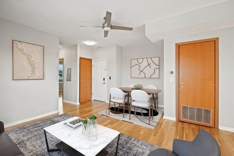 Tiny photo for 3143 W Carmen Avenue #3, Chicago, IL 60625 (MLS # 12502644)