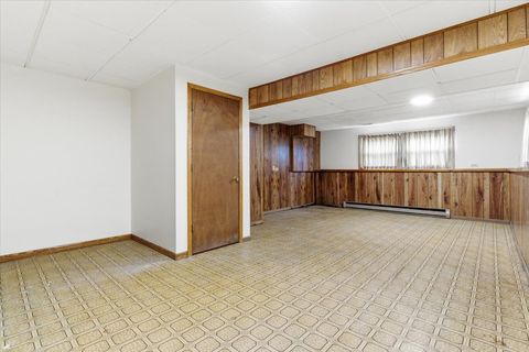 Tiny photo for 406 E Clarendon Drive, Round Lake Beach, IL 60073 (MLS # 12514734)