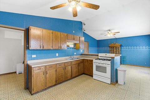 Tiny photo for 406 E Clarendon Drive, Round Lake Beach, IL 60073 (MLS # 12514734)