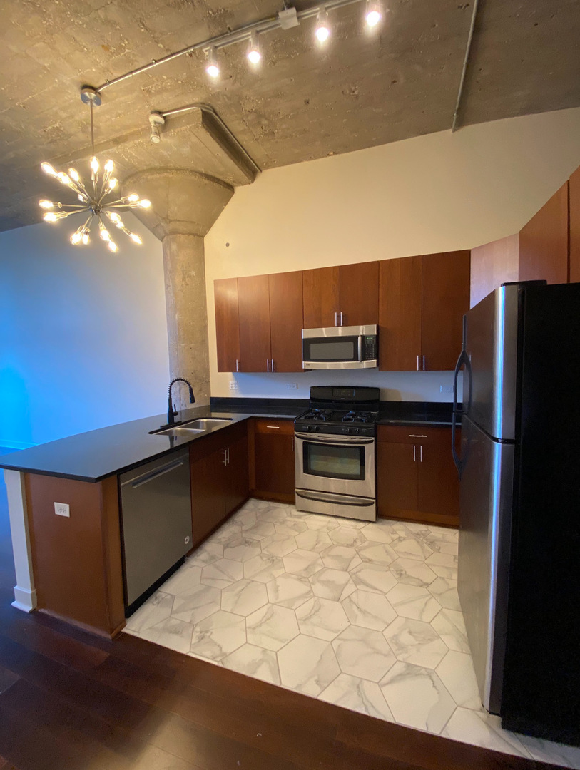 320 E 21 Street 404