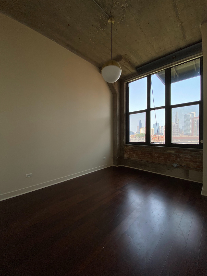 320 E 21 Street 404