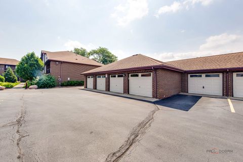 Tiny photo for 915 N York Street N #403, Elmhurst, IL 60126 (MLS # 12467584)
