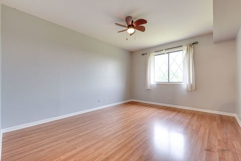 Tiny photo for 915 N York Street N #403, Elmhurst, IL 60126 (MLS # 12467584)