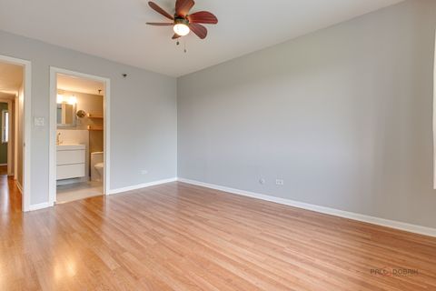 Tiny photo for 915 N York Street N #403, Elmhurst, IL 60126 (MLS # 12467584)