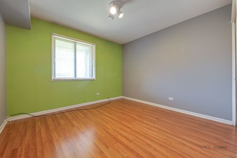 Tiny photo for 915 N York Street N #403, Elmhurst, IL 60126 (MLS # 12467584)
