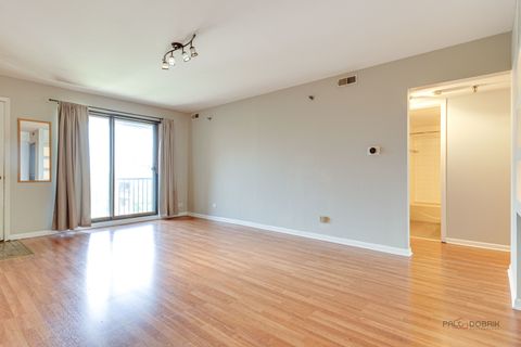 Tiny photo for 915 N York Street N #403, Elmhurst, IL 60126 (MLS # 12467584)