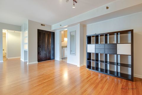 Tiny photo for 915 N York Street N #403, Elmhurst, IL 60126 (MLS # 12467584)