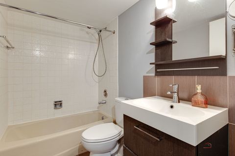 Tiny photo for 915 N York Street N #403, Elmhurst, IL 60126 (MLS # 12467584)