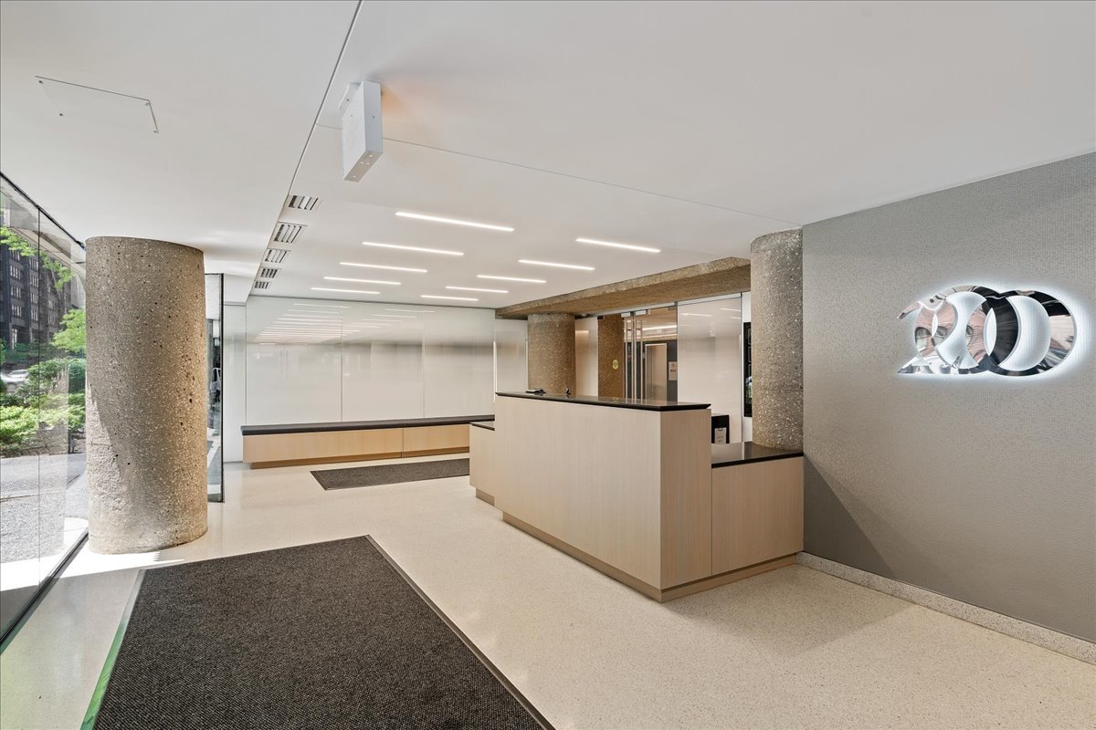 200 E DELAWARE Place 13C