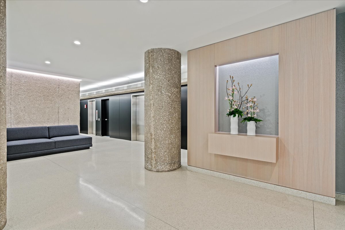 200 E DELAWARE Place 13C