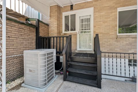 Tiny photo for 803 Brummel Street, Evanston, IL 60202 (MLS # 12456024)