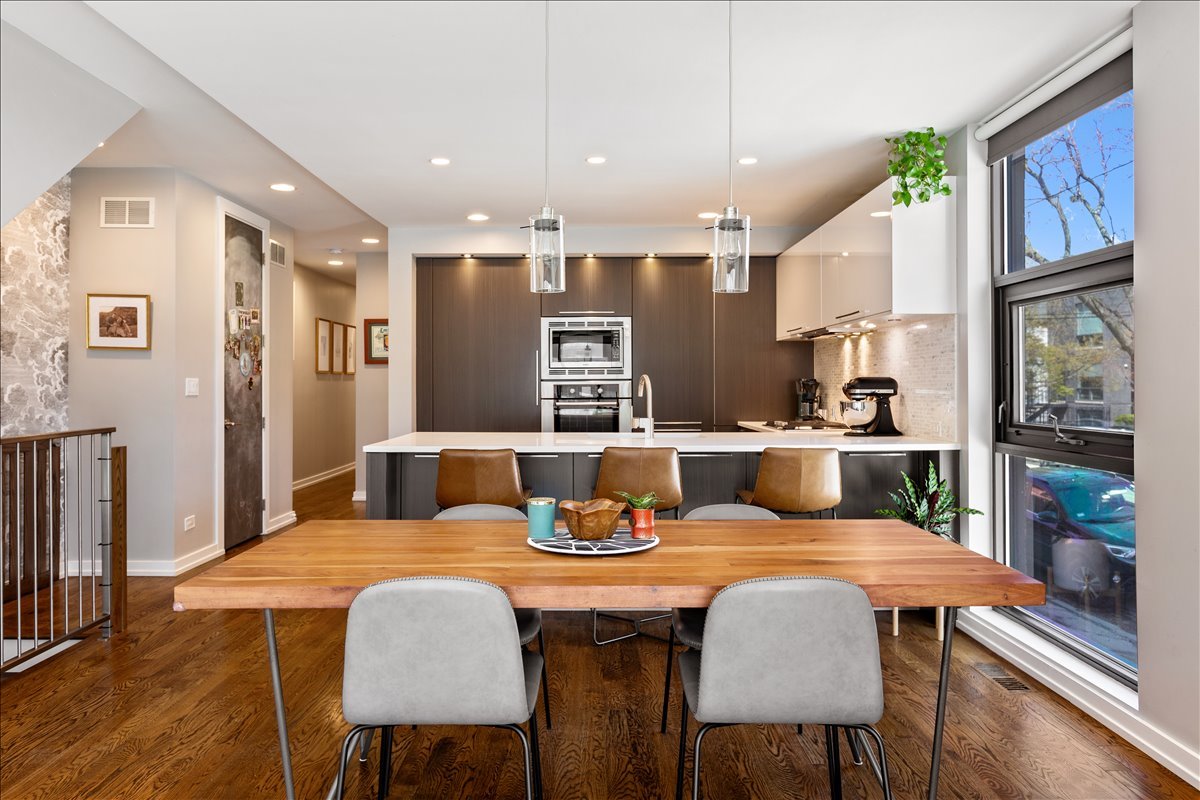 1900 W Armitage Avenue 1