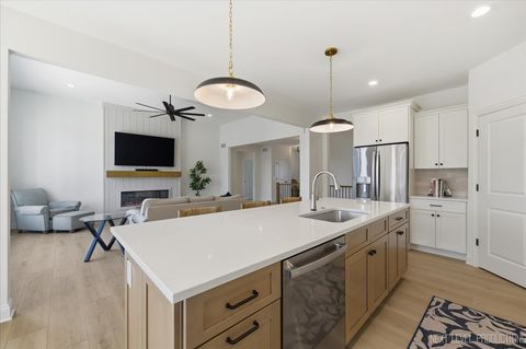 Tiny photo for 357 Pheasant Hill Drive, North Aurora, IL 60542 (MLS # 12657943)