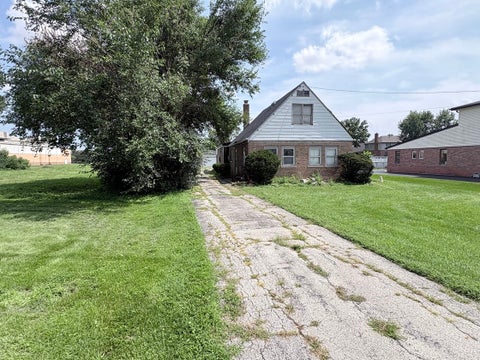 Photo of 13539 Long Avenue, Crestwood, IL 60418 (MLS # 12766192)