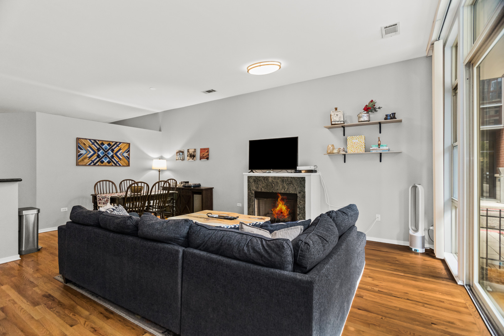 324 N JEFFERSON Street 101