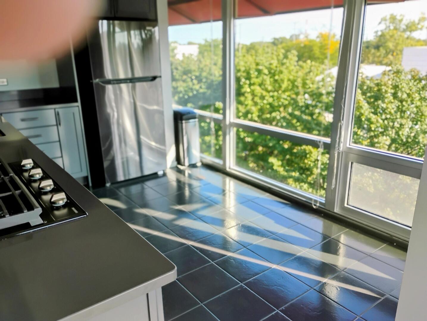 9655 Woods Drive 517