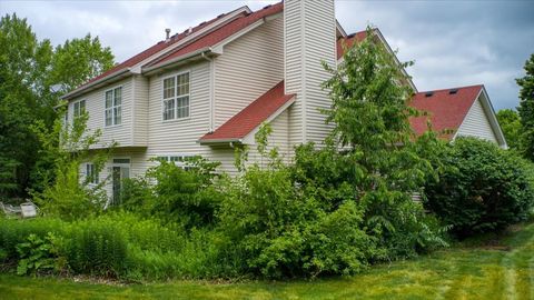 Tiny photo for 445 Greenview Lane, Oswego, IL 60543 (MLS # 12652351)