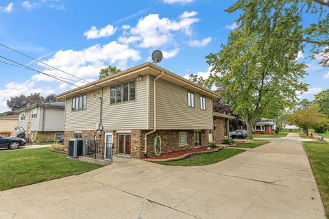 Tiny photo for 14601 Tripp Avenue, Midlothian, IL 60445 (MLS # 12497056)